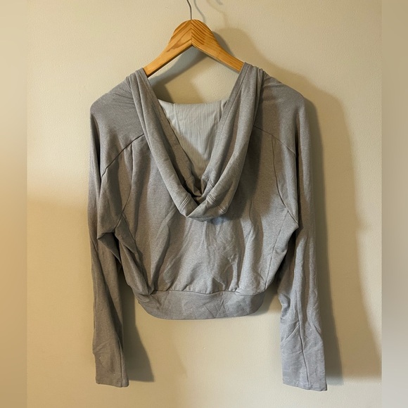 The North Face Women’s Gray Motivation Cropped Wrap Sweater Hoodie Size Medium - Picture 8 of 8